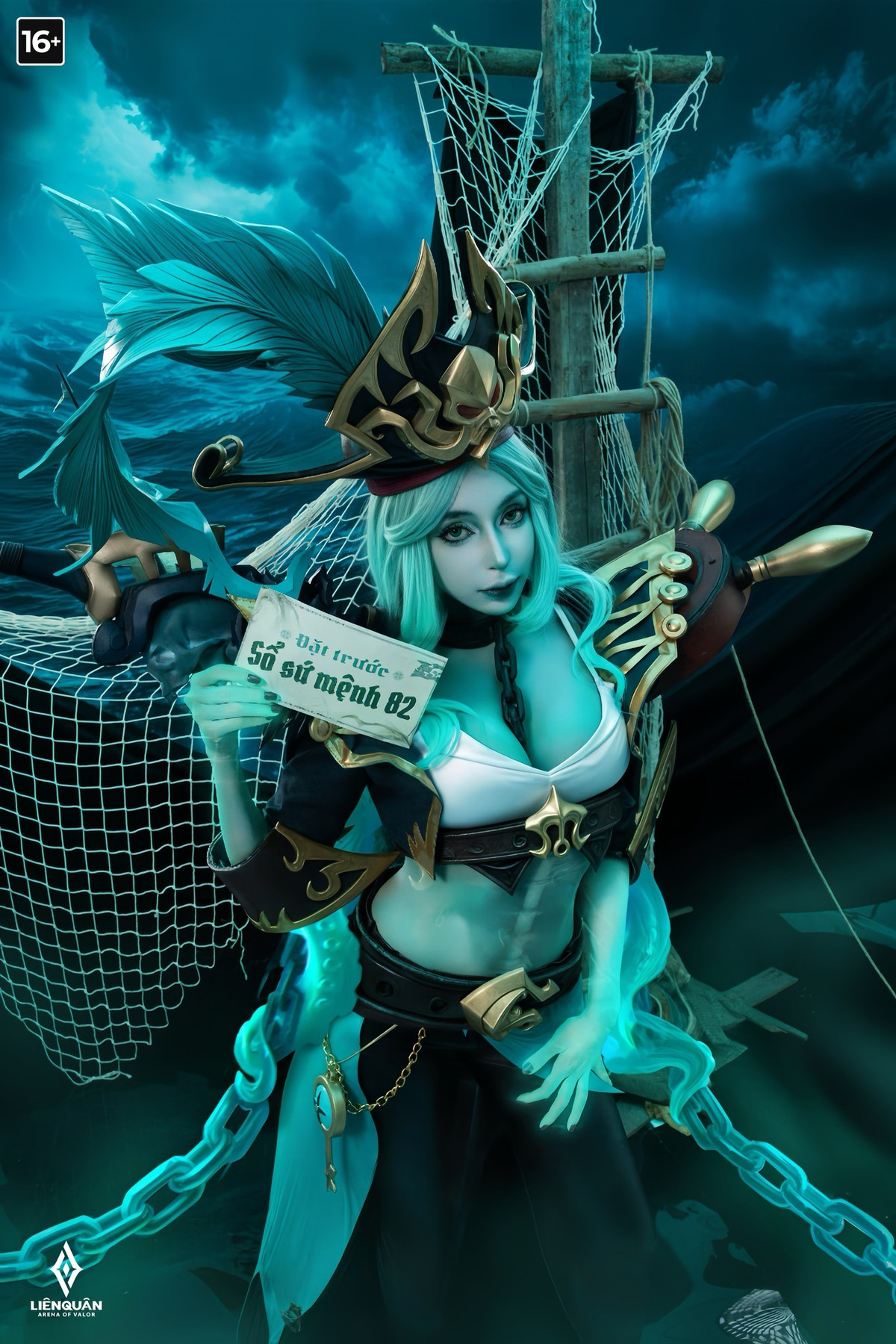 Bộ ảnh cosplay này tái hiện chân thực trang phục Ilumia Hải Nữ Oán Linh với vẻ ngoài ma mị, quyền uy và khí chất của một "nữ chúa biển sâu". (Ảnh: Garena Liên Quân Mobile)