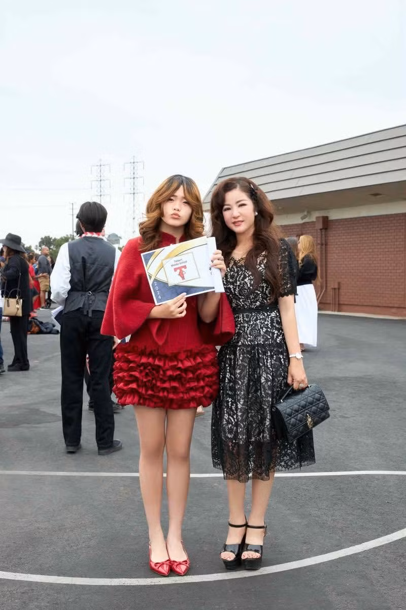 Không chỉ cao lớn vượt trội, Nguyệt Cát còn được khen ngợi sở hữu đôi chân thon dài, thẳng tắp, được ví von là "cực phẩm".