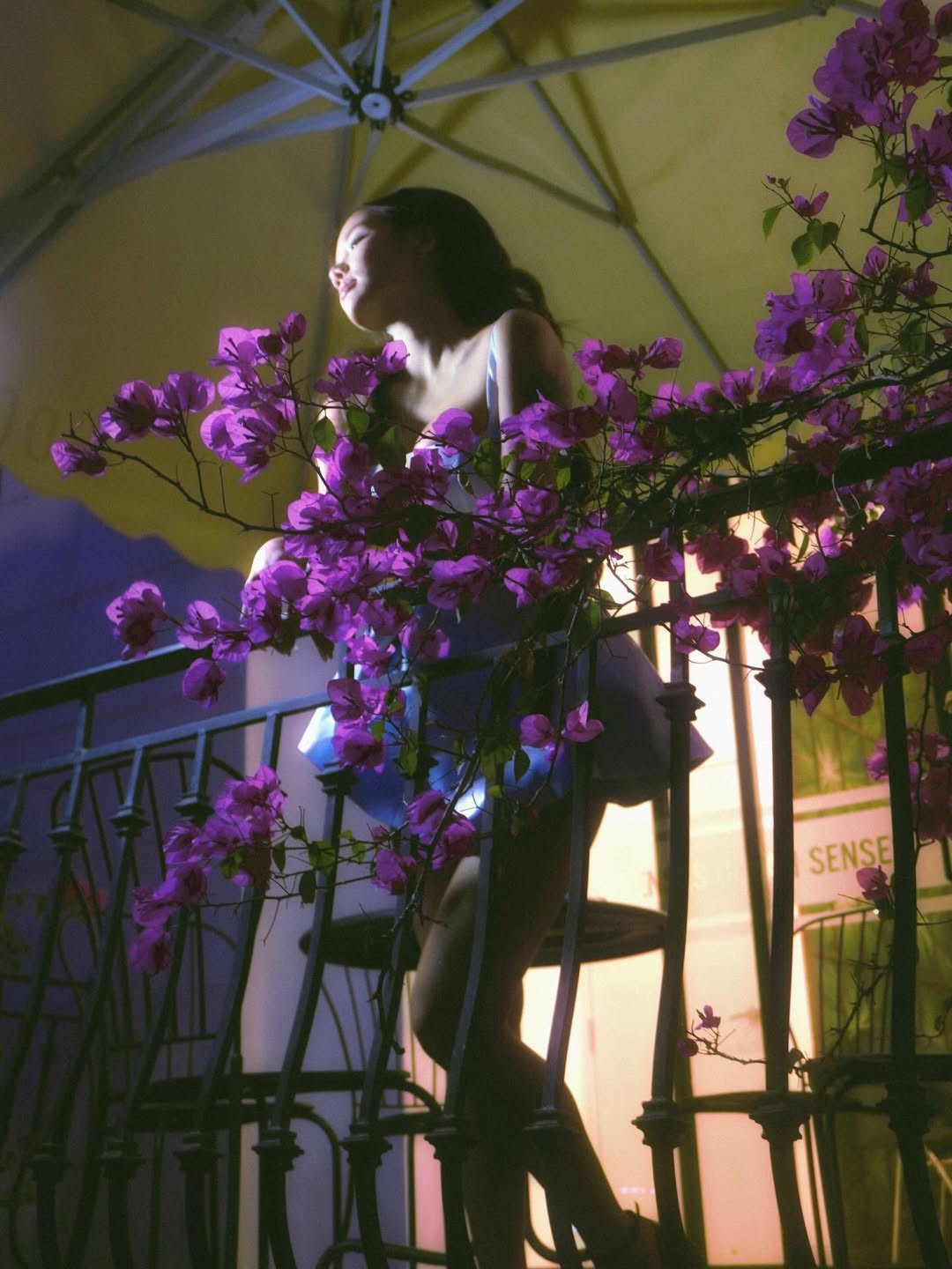 Sự thay đổi này giúp Phương Ly dễ dàng chinh phục những outfit "đốt mắt" như bikini hai mảnh hay những bộ váy cắt xẻ táo bạo, điều mà trước đây cô ít khi thử nghiệm. (Ảnh: IGNV)