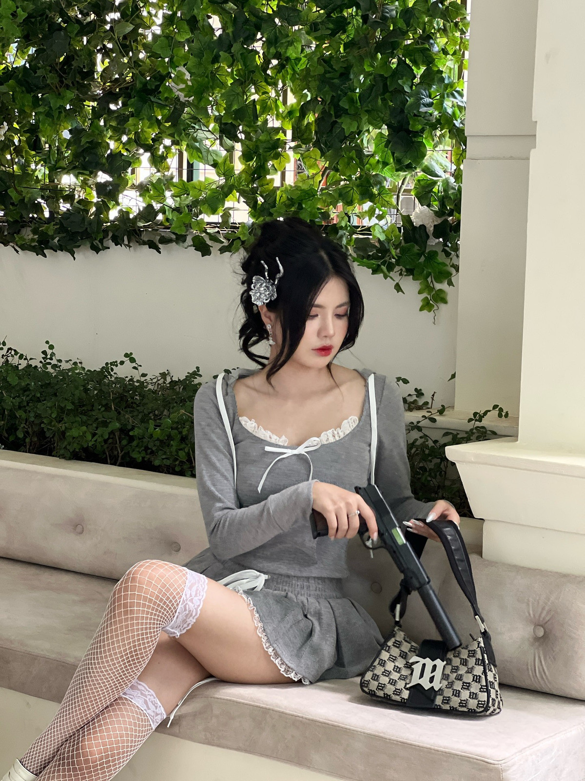 Dù luôn bận rộn với vai trò MC cho các giải đấu lớn như VCS (Giải vô địch Liên Minh Huyền Thoại Việt Nam) và các dự án cá nhân, Mai Dora vẫn luôn chăm chút kỹ lưỡng cho vẻ ngoài. (Ảnh: IGNV)