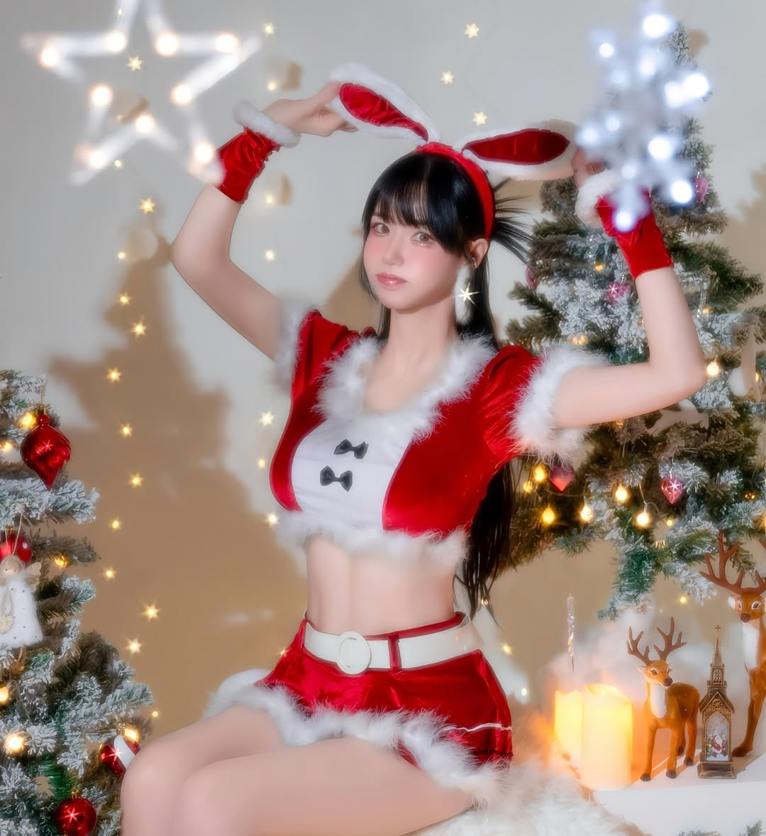 Min Hanna (tên thật là Park Chahee) là một trong những người mẫu đua xe và người mẫu tự do nổi tiếng hiện nay tại Hàn Quốc. Sở hữu trang cá nhân với hơn 600.000 người theo dõi, những hình ảnh cô nàng đăng tải đều thu hút sự chú ý của người hâm mộ. (Ảnh: @minhanna)