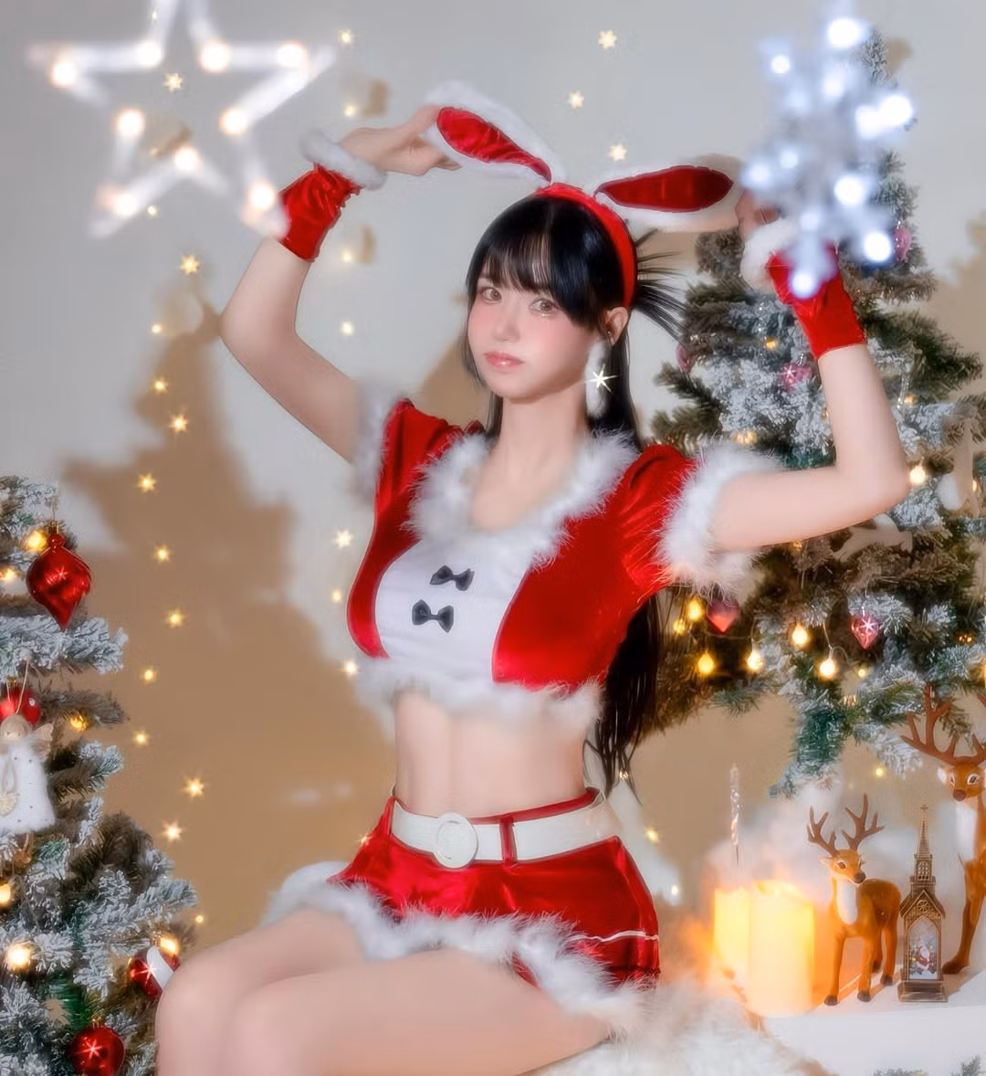 Min Hanna (tên thật là Park Chahee) là một trong những người mẫu đua xe và người mẫu tự do nổi tiếng hiện nay tại Hàn Quốc. Sở hữu trang cá nhân với hơn 600.000 người theo dõi, những hình ảnh cô nàng đăng tải đều thu hút sự chú ý của người hâm mộ. (Ảnh: @minhanna)