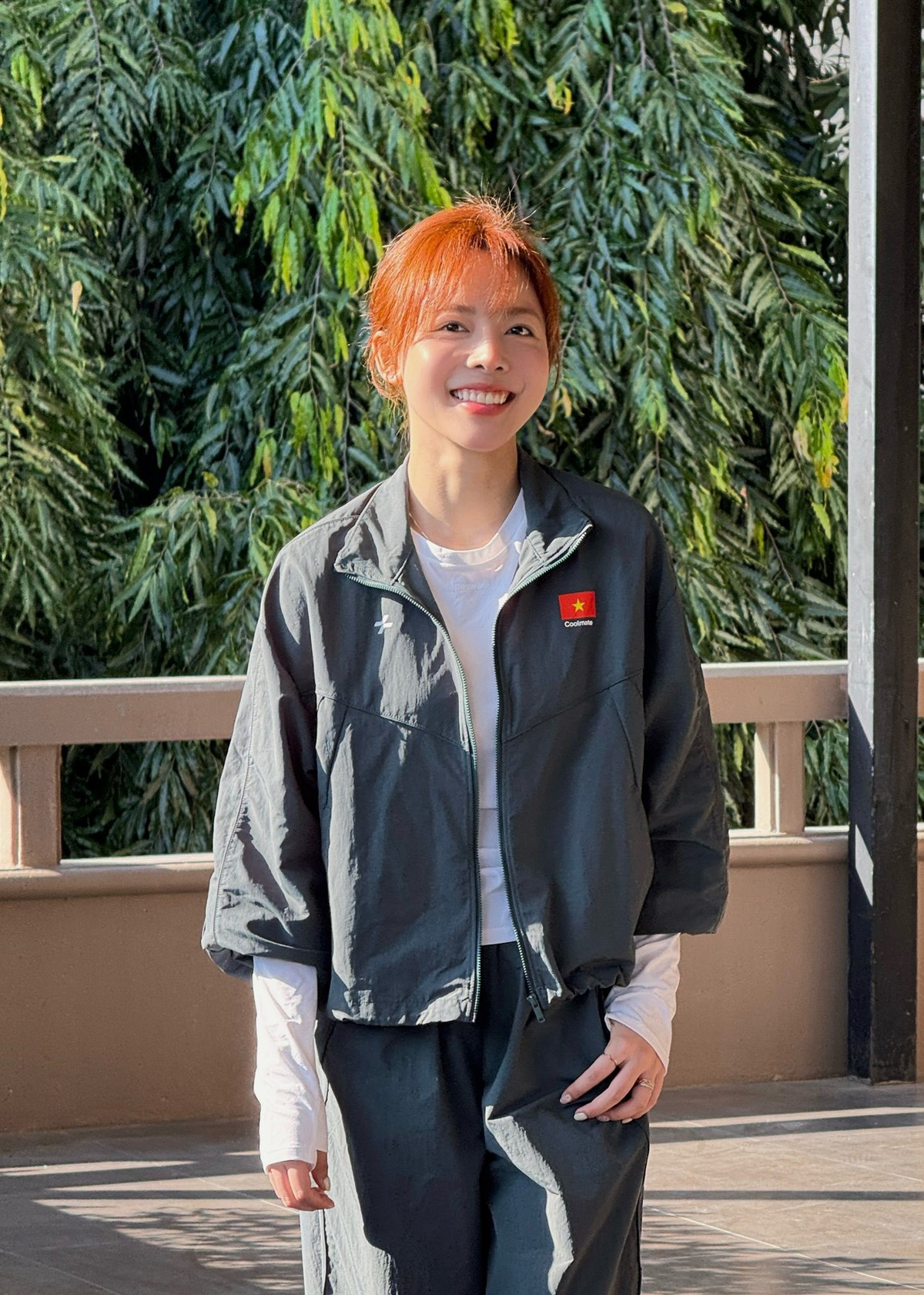 Vẻ ngoài ngọt ngào, trong sáng, với nụ cười rạng rỡ, Phí Thanh Thảo được ví như một "hot girl" Hàn Quốc, gây sốt cộng đồng mạng trong các buổi lễ xuất quân.