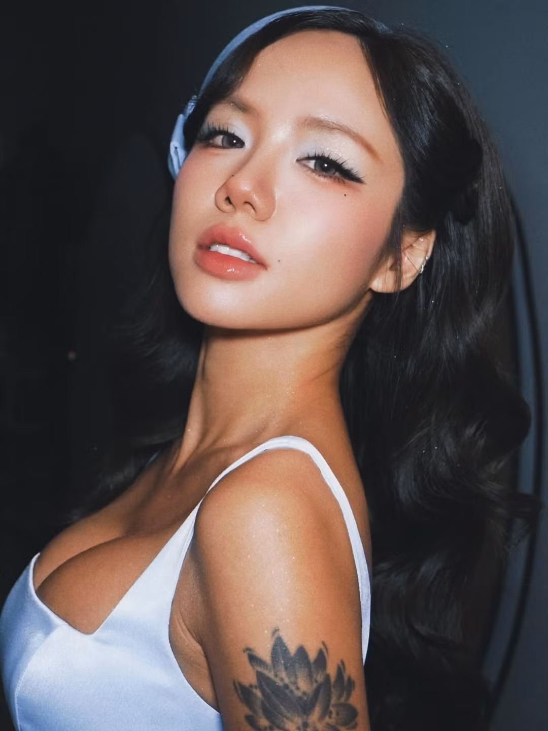 Không còn là cô gái "Missing You" hay "Thích Thích" ngây ngô, Phương Ly trên các sân khấu âm nhạc cũng đầy quyến rũ. (Ảnh: IGNV)