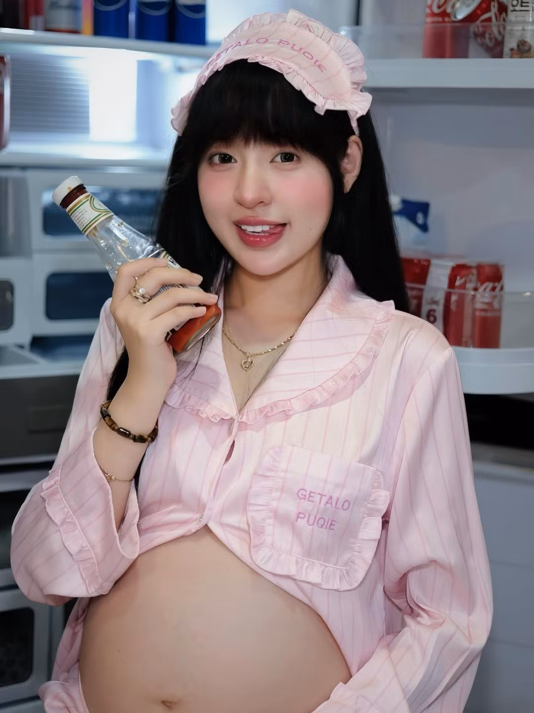 Bộ ảnh không chỉ khoe khéo niềm hạnh phúc của Thanh Tâm mà còn thể hiện một khía cạnh mới, trưởng thành và đằm thắm hơn của cô nàng.