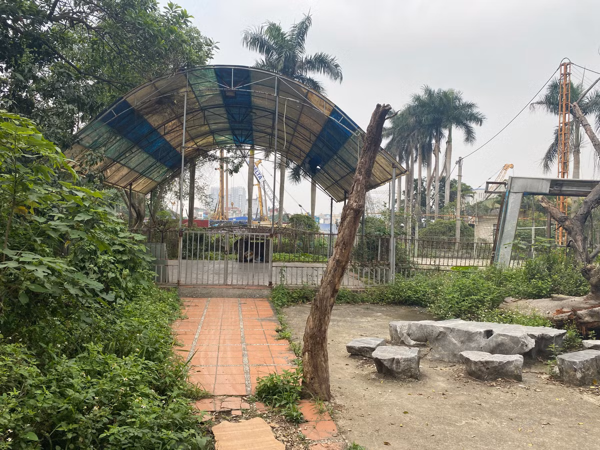 Các công trình giải trí bên trong khu sinh thái xuống cấp.