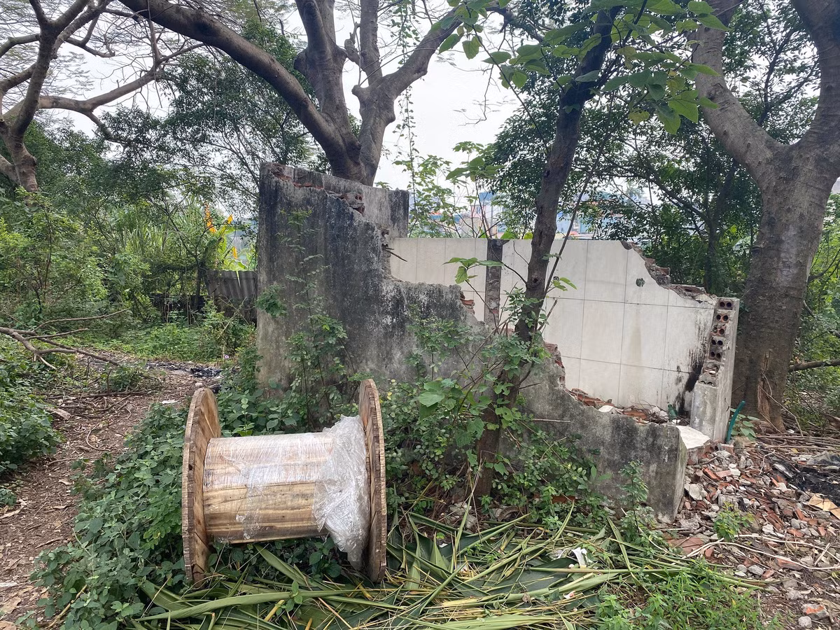 Một số hạng mục xuống cấp, hư hỏng theo thời gian.