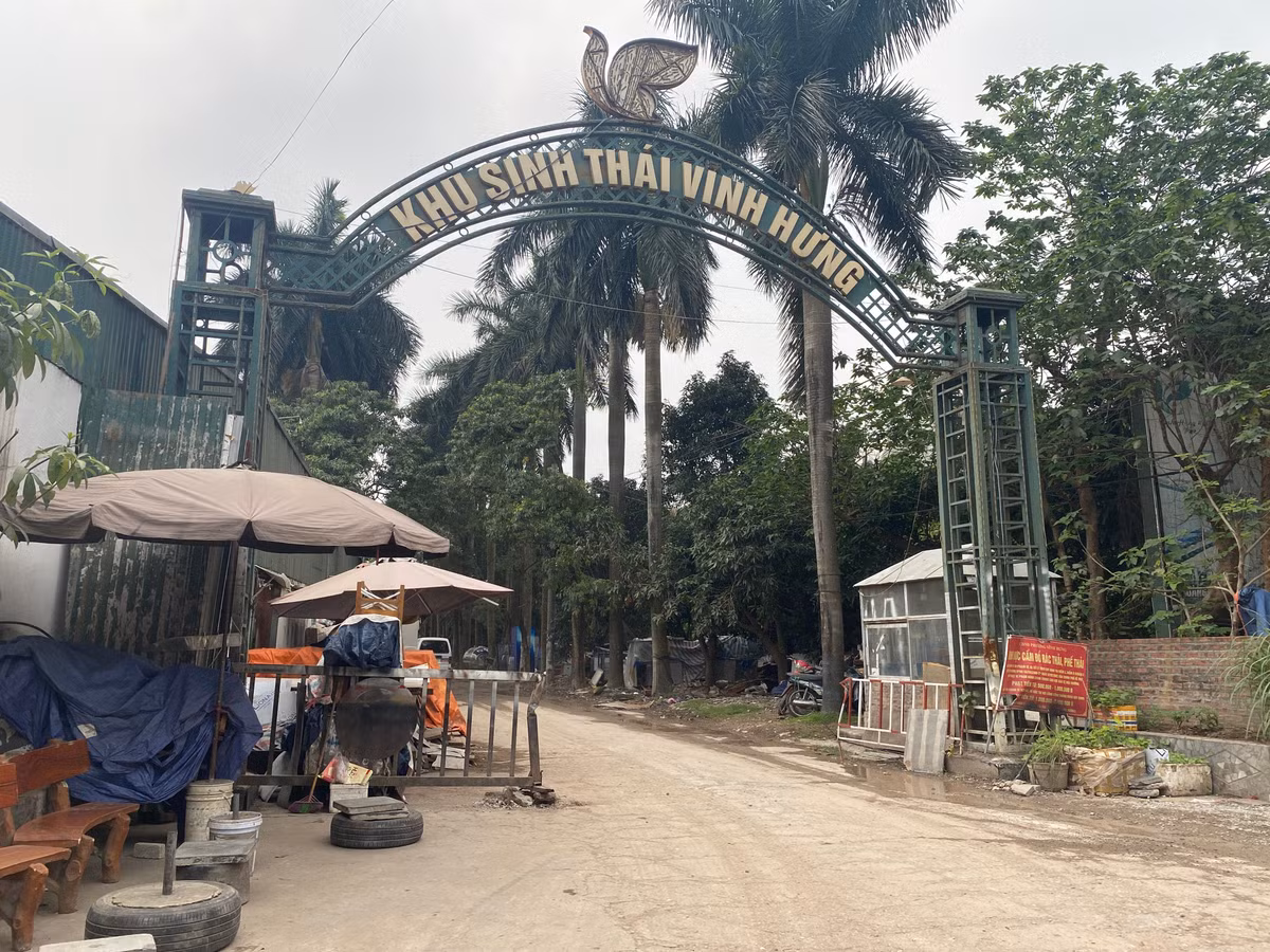 Theo quyết định được UBND TP Hà Nội phê duyệt từ năm 2018, khu công viên sinh thái Vĩnh Hưng có tổng diện tích khoảng 15,085ha, được định hướng trở thành tổ hợp không gian xanh kết hợp thể dục thể thao, vui chơi, nghỉ ngơi cho người dân khu vực phía Nam Thủ đô.