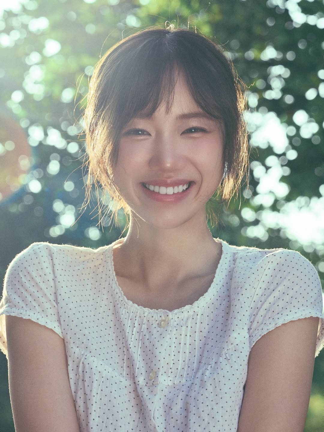 Meichan (tên thật Nguyễn Hà Trang, sinh năm 2000) là một nhà sáng tạo nội dung, YouTuber nổi tiếng trong cộng đồng Gen Z Việt Nam, được biết đến với phong cách nữ tính, nhiều người thường gọi cô nàng là "nàng thơ" du học sinh.(Ảnh: IGNV)