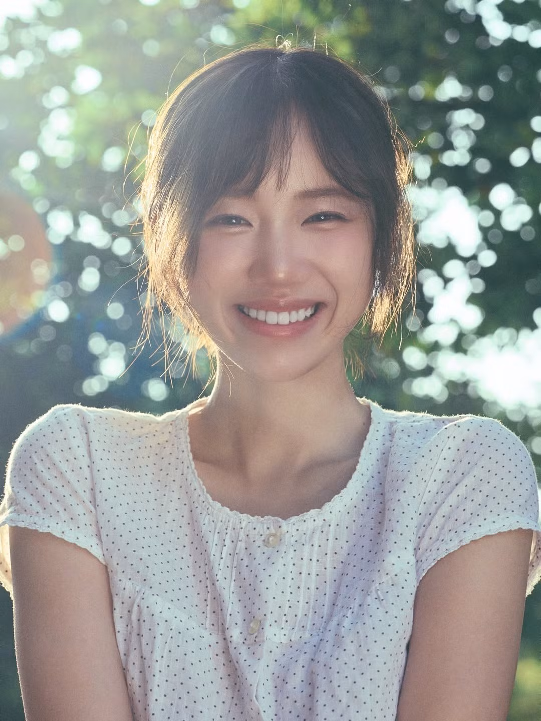 Meichan (tên thật Nguyễn Hà Trang, sinh năm 2000) là một nhà sáng tạo nội dung, YouTuber nổi tiếng trong cộng đồng Gen Z Việt Nam, được biết đến với phong cách nữ tính, nhiều người thường gọi cô nàng là "nàng thơ" du học sinh.(Ảnh: IGNV)