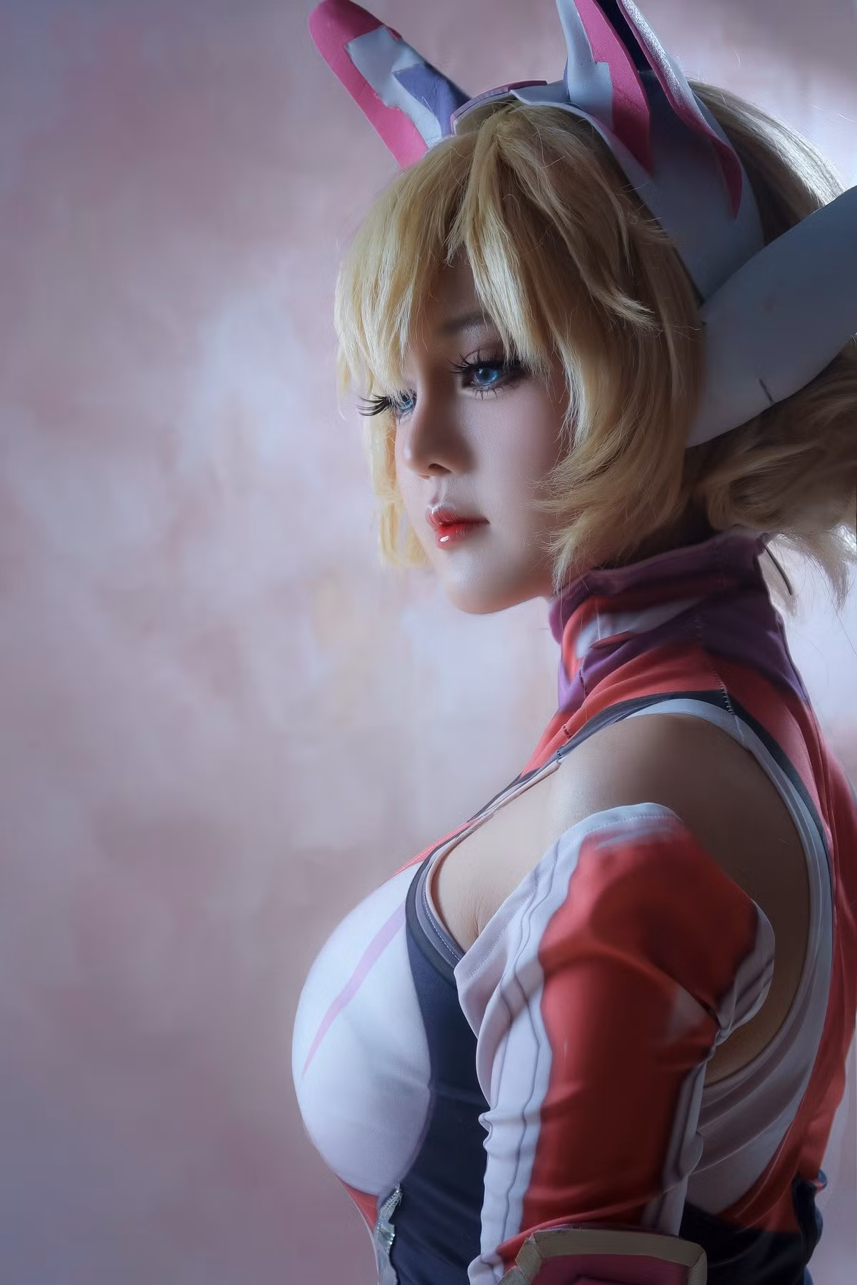 Cô nàng từng thử qua nhiều phong cách khác nhau, từ dịu dàng ngọt ngào đến mạnh mẽ, cá tính, sexy, gợi cảm...(Ảnh: FBNV)