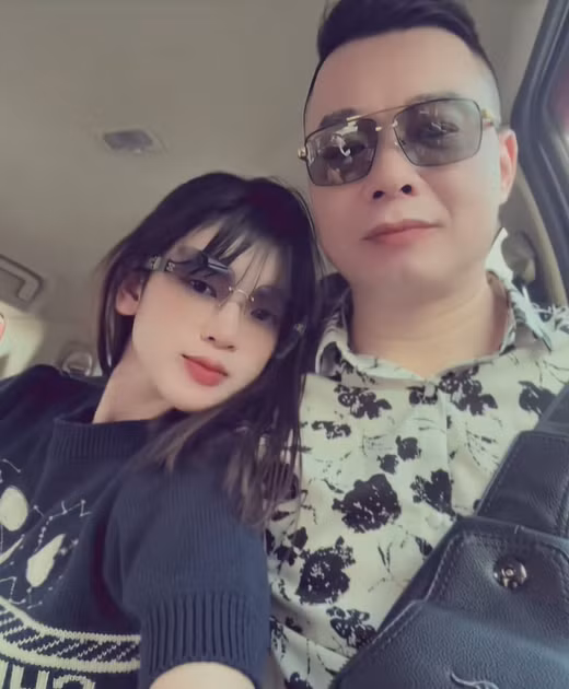 Theo đó, người mà Tôn Bằng gọi bằng vợ là Nguyễn Thanh Thảo (SN 2007, quê quán Yên Bái cũ). Cô thường xuất hiện với Tôn Bằng trong nhiều video được anh đăng tải.