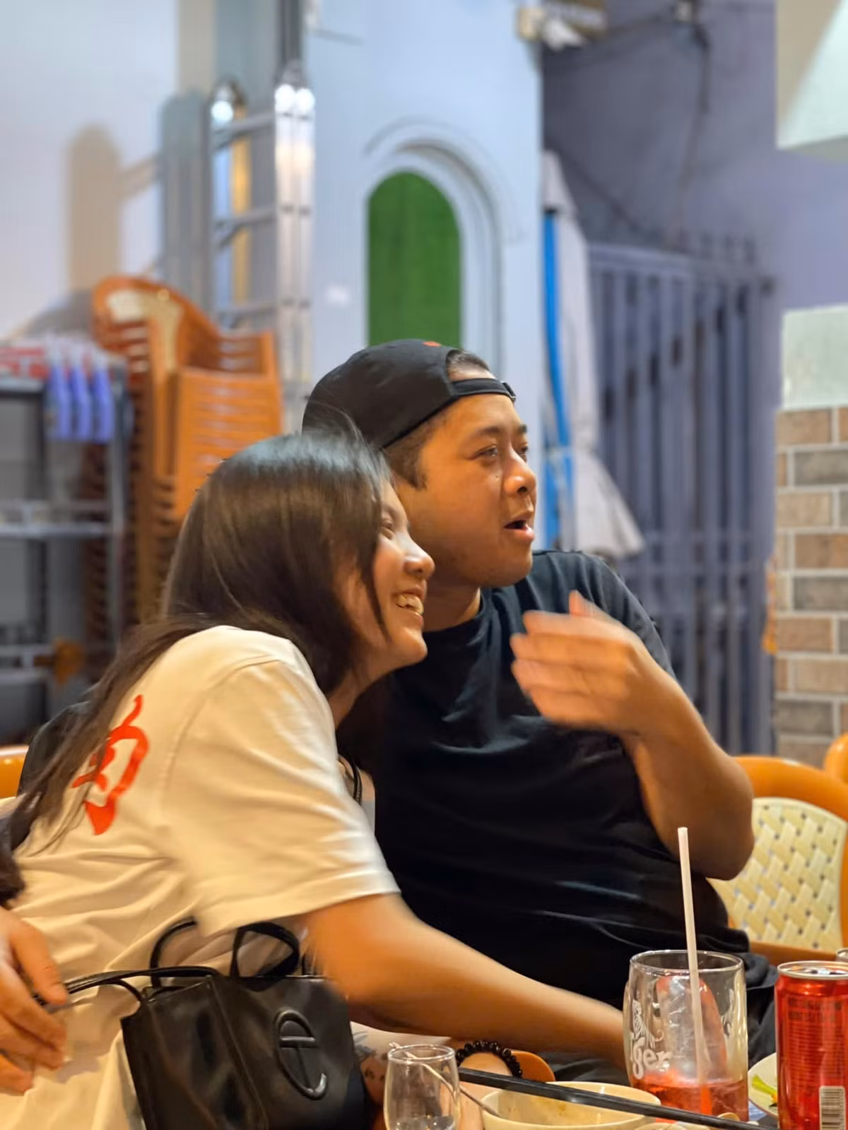 Sau nhiều năm "lặng sóng", năm 2024 đánh dấu một bước ngoặt mới trong cuộc đời Lâm Á Hân khi cô sinh con thứ ba – bé trai đầu lòng với người chồng hiện tại, một doanh nhân có tiếng.