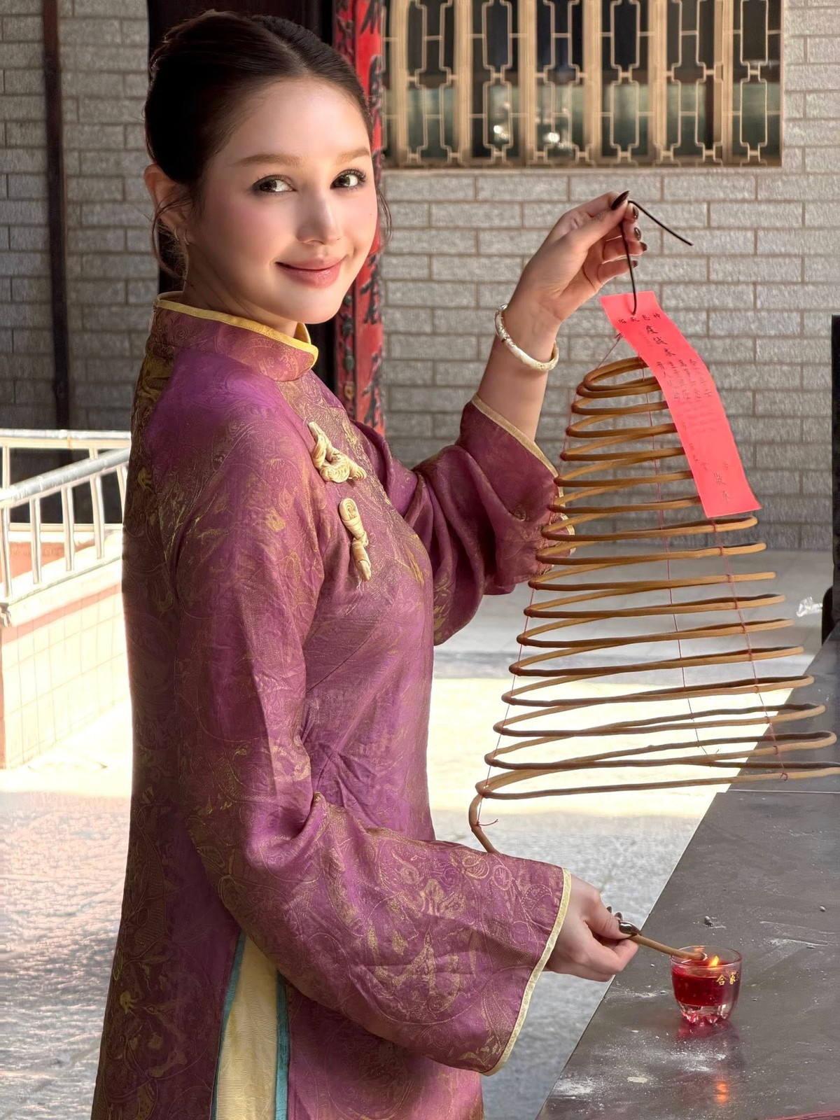 Là một trong những mỹ nhân sinh năm 2002 nổi bật nhất mạng xã hội, Xoài Non được đánh giá là một trong những hot girl có gương mặt đẹp nhất Việt Nam hiện nay. (Ảnh: IGNV)