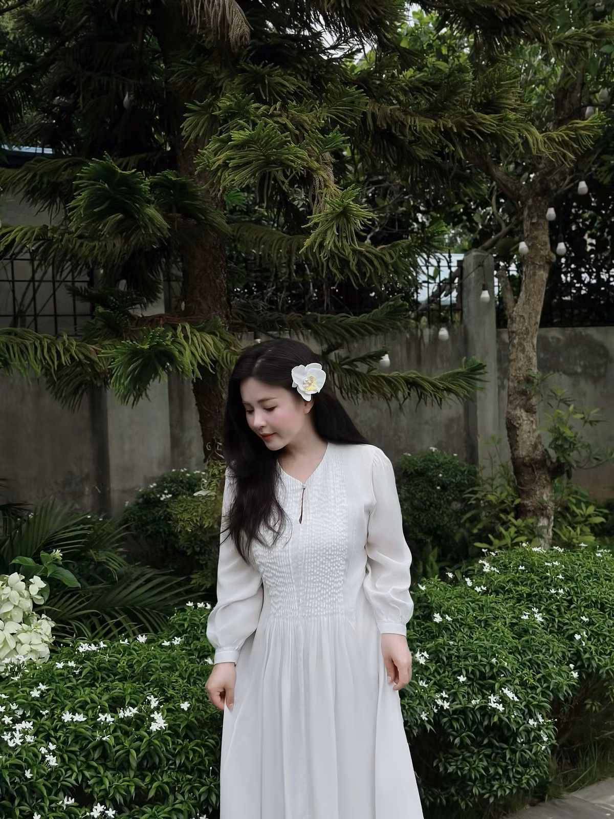 Cô từng đoạt giải "Gương mặt khả ái" tại cuộc thi Miss ĐH Văn hóa 2016 và được người hâm mộ đặt biệt danh là "Nancy phiên bản Việt" nhờ nhan sắc ngọt ngào, cuốn hút. (Ảnh: IGNV)