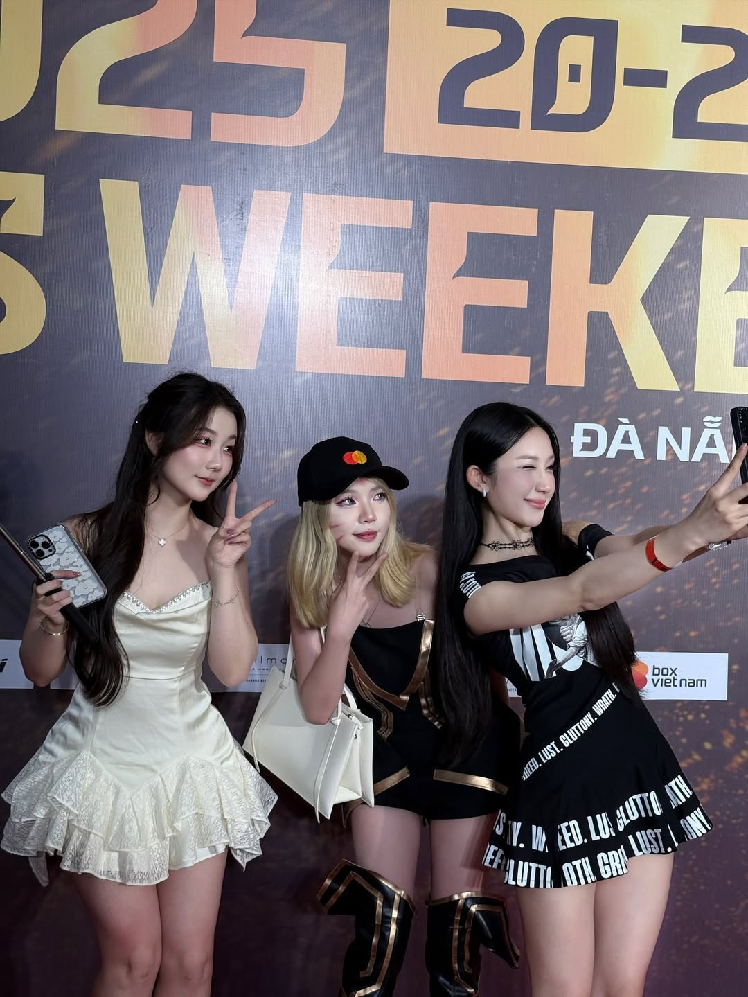 Vòng chung kết League of Legends Championship Pacific (LCP Finals) 2025 đã diễn ra với nhiều cung bậc cảm xúc khác nhau. Có mặt tại Cung thể thao Tiên Sơn, Đà Nẵng, nhiều gái xinh đã đổ bộ thu hút không ít sự chú ý của người hâm mộ.