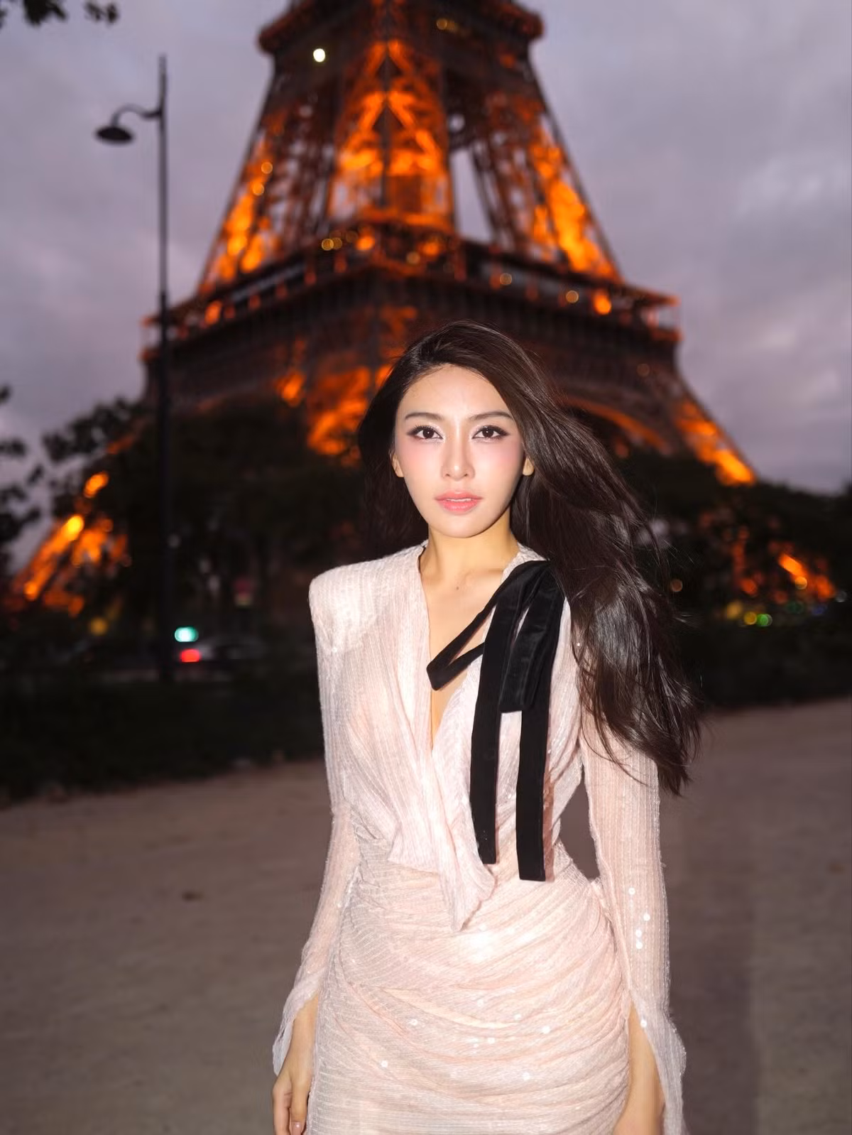 Dù tâm thư đã trả lời khá chi tiết, nhưng phản ứng của cộng đồng mạng vẫn đang chia làm nhiều luồng ý kiến trái chiều. Một số an ủi, động viên cô nàng không cần quan tâm thị phi, bên cạnh đó, nhiều người vẫn để lại những bình luận thể hiện sự nghi ngờ liệu sự thật có như những gì cô nàng khẳng định. (Ảnh: FB Linh Trương)