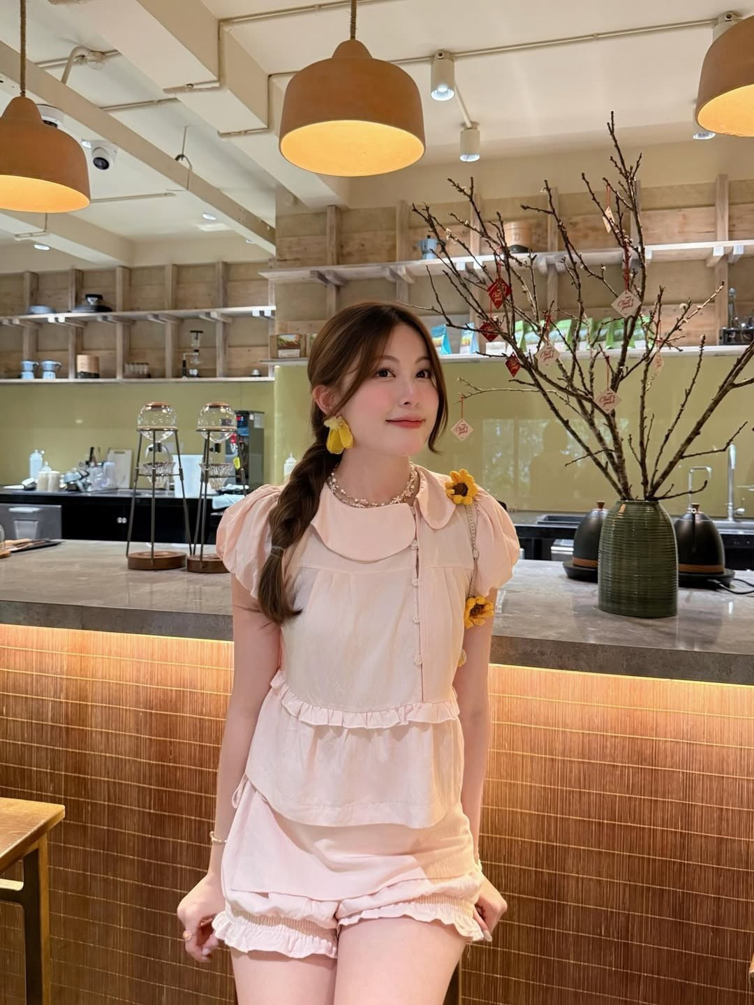 Đôi mắt biết cười cùng những biểu cảm từ dịu dàng đến tinh nghịch đã "đốn tim" người hâm mộ. (Ảnh: IGNV)