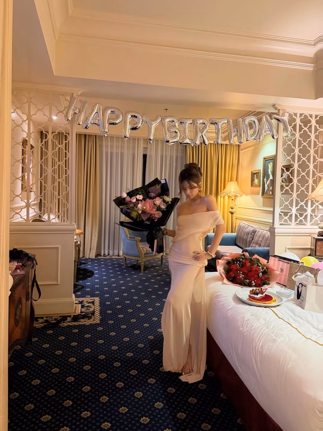 Lê Minh Bình là cái tên quen thuộc với người hâm mộ bóng đá Việt Nam. Anh là tiền đạo trẻ xuất thân từ lò đào tạo HAGL JMG, được đánh giá cao về tốc độ và khả năng săn bàn.