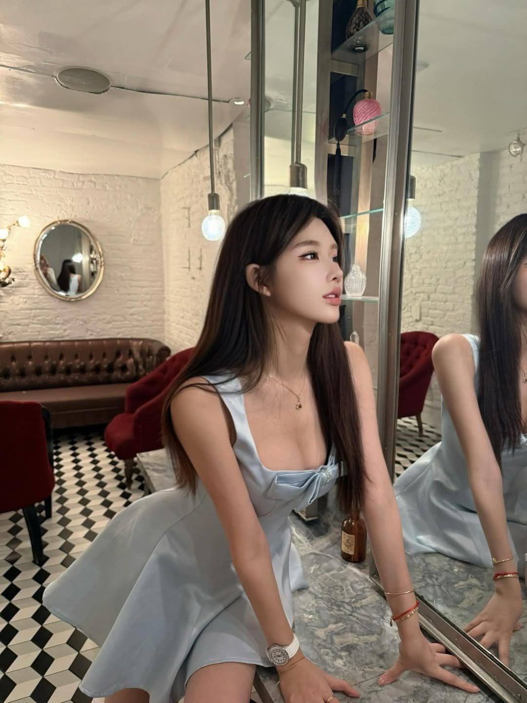 Yuzi là một người mẫu ảnh và coser trẻ đến từ Trung Quốc. Cô được yêu thích nhờ sở hữu gương mặt xinh đẹp, khả ái cùng thân hình chuẩn mẫu. (Ảnh: IGNV)