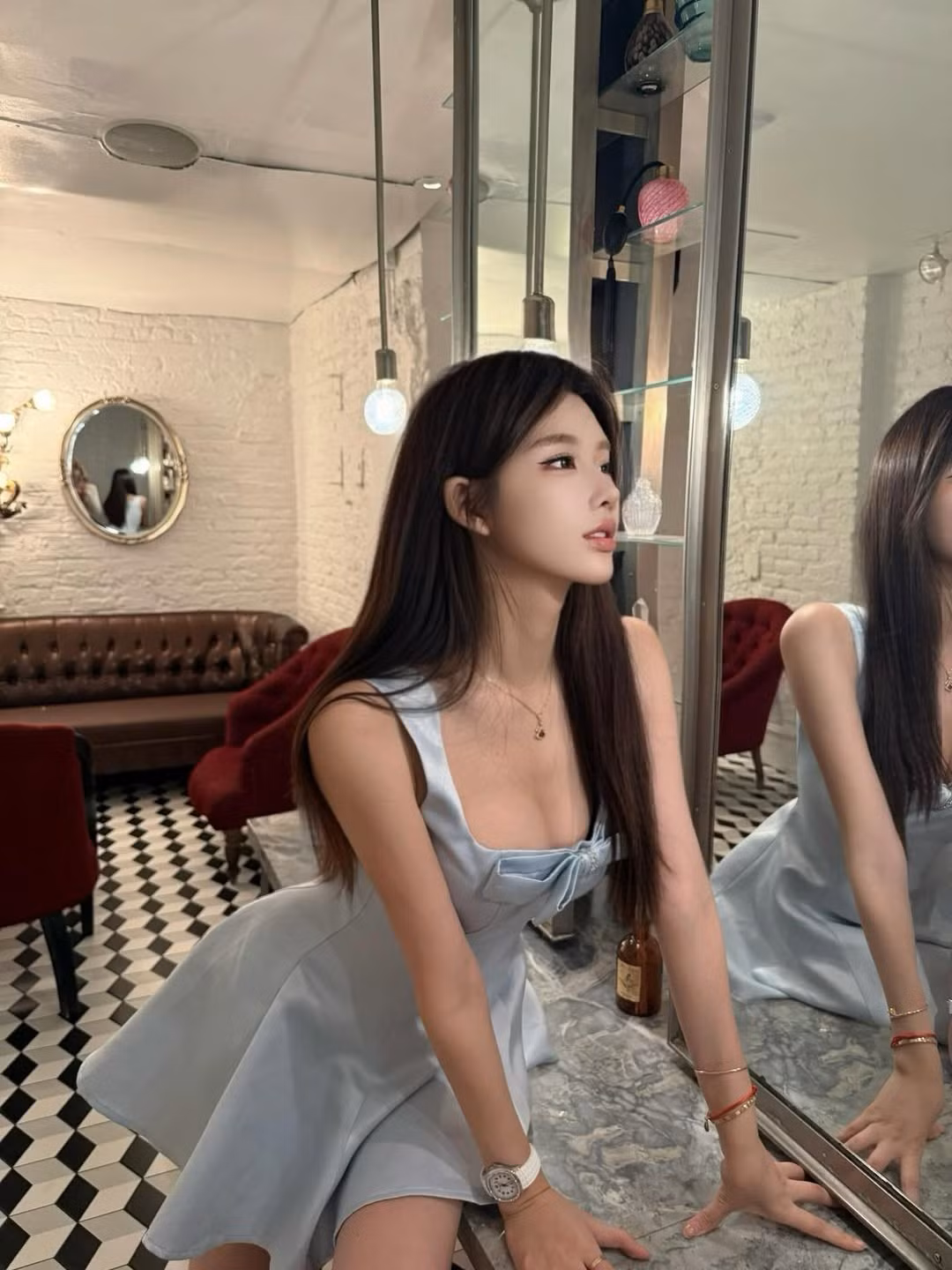 Yuzi là một người mẫu ảnh và coser trẻ đến từ Trung Quốc. Cô được yêu thích nhờ sở hữu gương mặt xinh đẹp, khả ái cùng thân hình chuẩn mẫu. (Ảnh: IGNV)