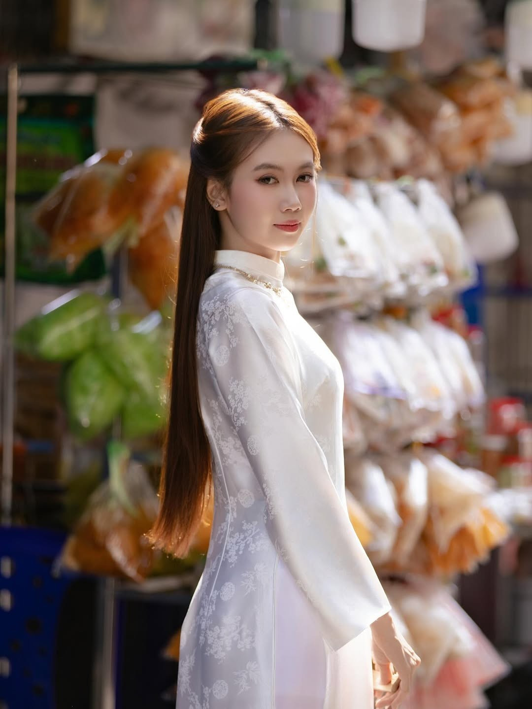 Bẵng đi một thời gian, Bảo An giờ đây đã bước sang tuổi 20. Không còn là "em bé triệu view" với đôi má phúng phính, Bảo An hiện tại sở hữu nhan sắc thanh tú, vóc dáng mảnh mai và phong thái vô cùng tự tin. (Ảnh: IGNV)