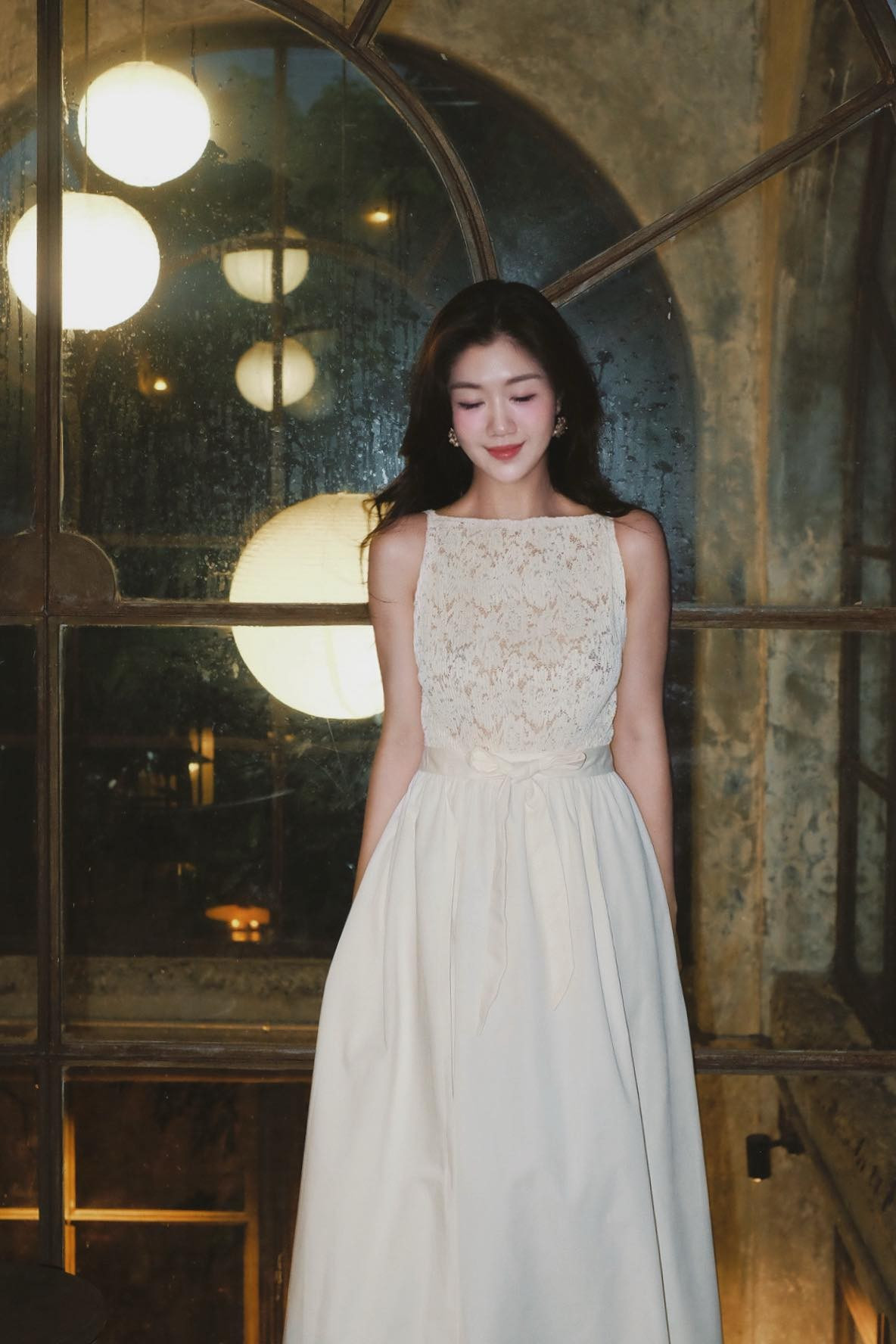 Không chỉ sở hữu nhan sắc nổi bật, Tôn Nữ Nam Phương còn có học vấn "khủng" và profile ấn tượng. (Ảnh: FBNV)