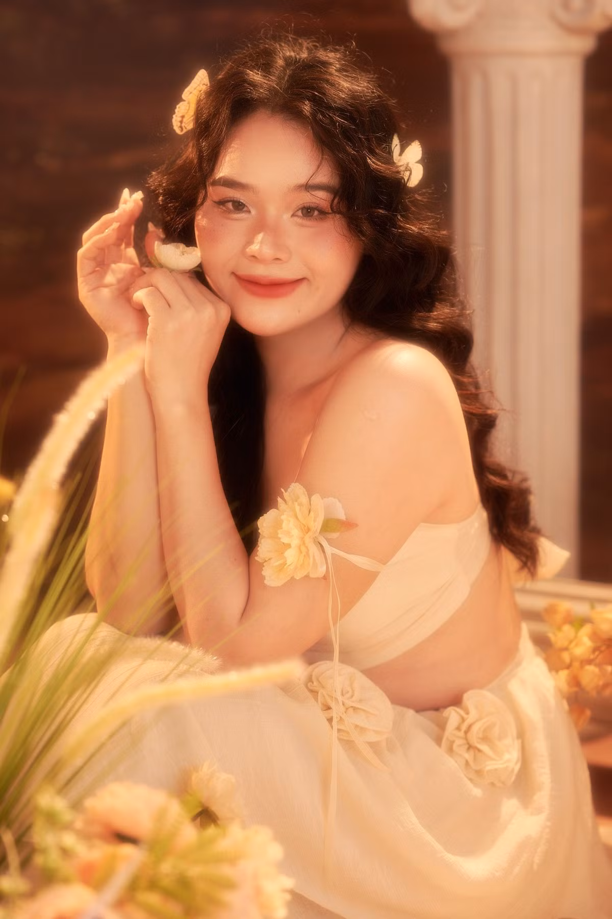 "Thánh sún" cũng có một cái kết đẹp với bạn trai lâu năm, cả hai đã đăng ký kết hôn và tổ chức đám cưới. (Ảnh: FBNV)