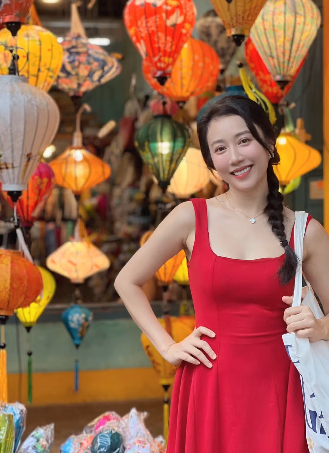 Cô cũng khiến nhiều người ngưỡng mộ khi bản thân sở hữu căn nhà ở trung tâm TP HCM.