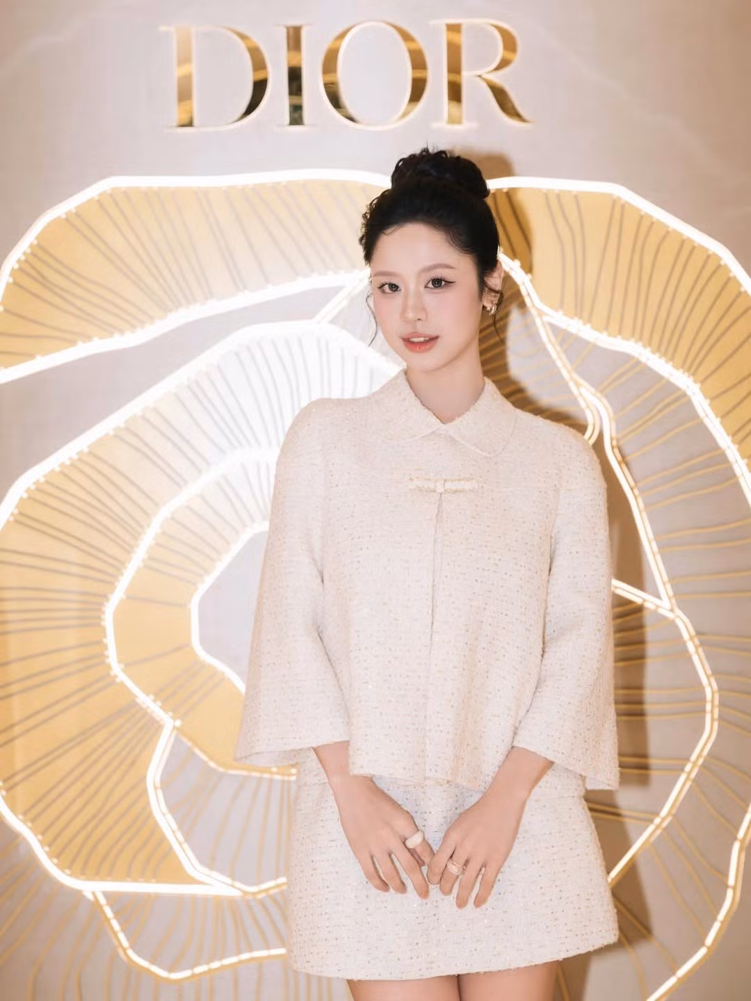 Từ một hot girl thường xuyên vướng vào những thị phi không đáng có, Hàn Hằng của hiện tại chọn cuộc sống kín tiếng và bình yên hơn. (Ảnh: IGNV)