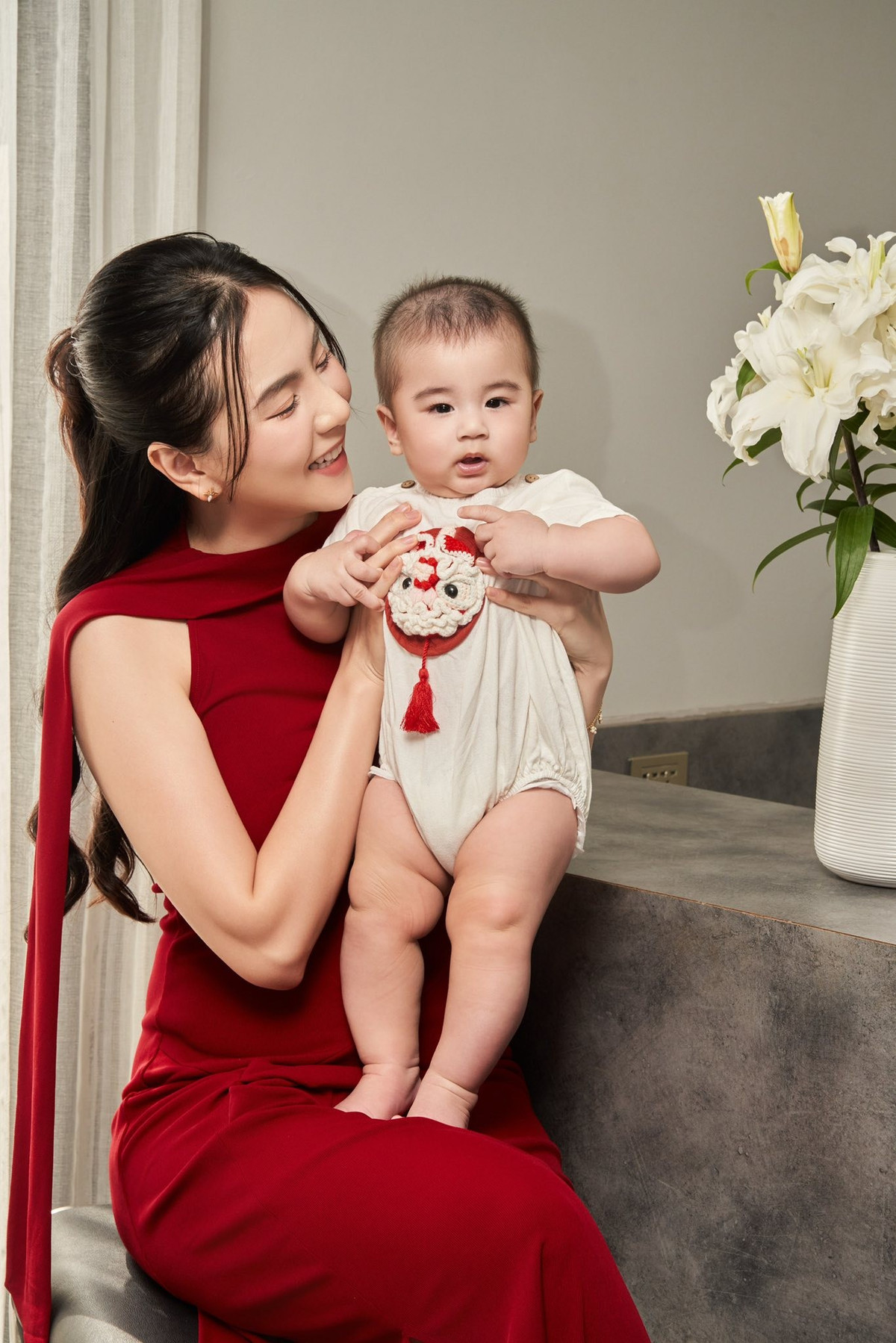 Sau khi kết hôn, Mai Ngọc nhanh chóng công khai tin vui mang bầu. Bé Panda, con trai đầu lòng của cô và doanh nhân Quốc Thắng chào đời hồi tháng 4. (Ảnh trong bài: Facebook Mai Ngọc)