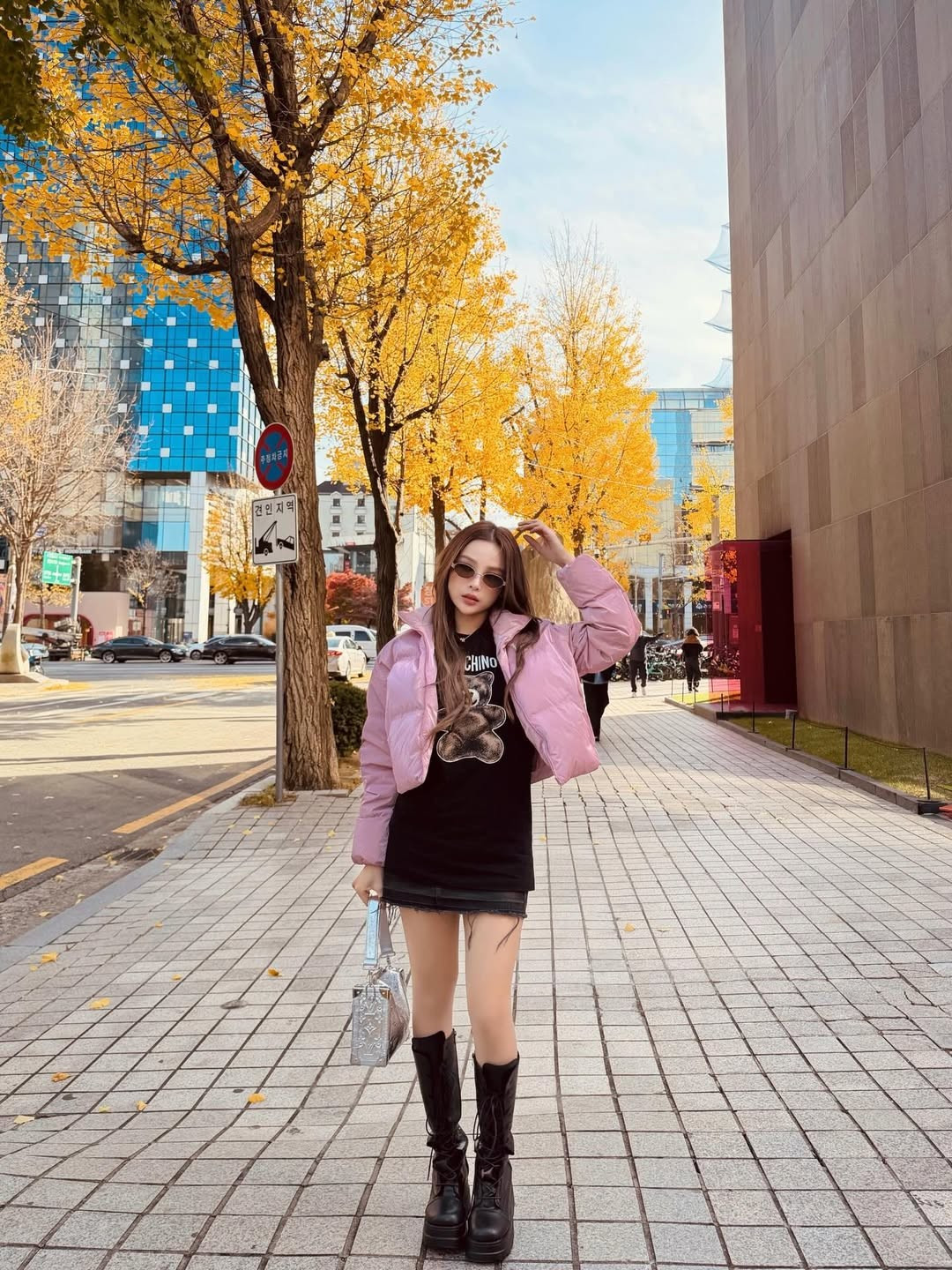 Dù đã bước sang tuổi 36 và là mẹ của hai thiên thần nhỏ, Huyền Baby vẫn giữ vững phong độ là một trong những cựu hot girl có tầm ảnh hưởng lớn nhất về phong cách sống và làm đẹp. (Ảnh: IGNV)