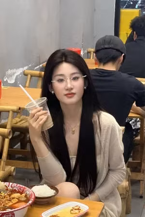 Chỉ với ba bài đăng trên nền tảng Douyin, cô gái này đã nhanh chóng thu hút hơn 200.000 người theo dõi, gây ra một làn sóng tranh luận sôi nổi. (Ảnh: Bilibili)