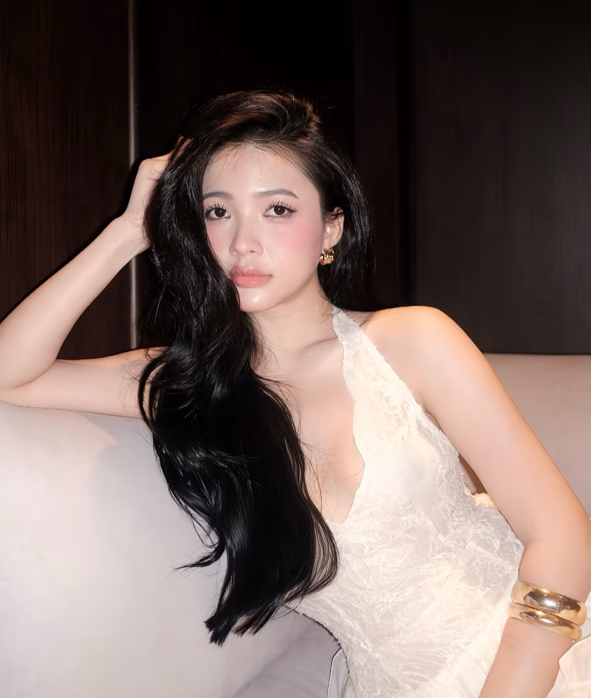 Trên mạng xã hội TikTok, Phương Nhi thu hút hơn 165 nghìn người theo dõi, và 2,2 triệu lượt yêu thích. Riêng Instagram của người đẹp này có gần 60 nghìn người theo dõi. (Ảnh: IG @hyn.203_)