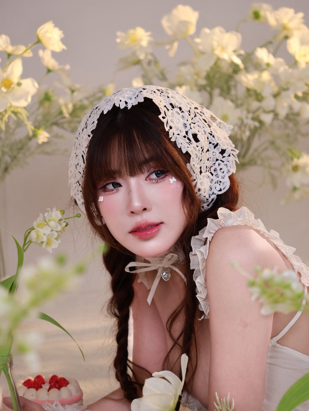 Hoàng Tố Uyên (sinh năm 1995, người dân tộc Nùng, đến từ Lạng Sơn) vốn không phải là cái tên xa lạ. Cô nổi tiếng không chỉ nhờ nhan sắc mà còn bởi tài năng và sự nỗ lực. (Ảnh: FBNV)