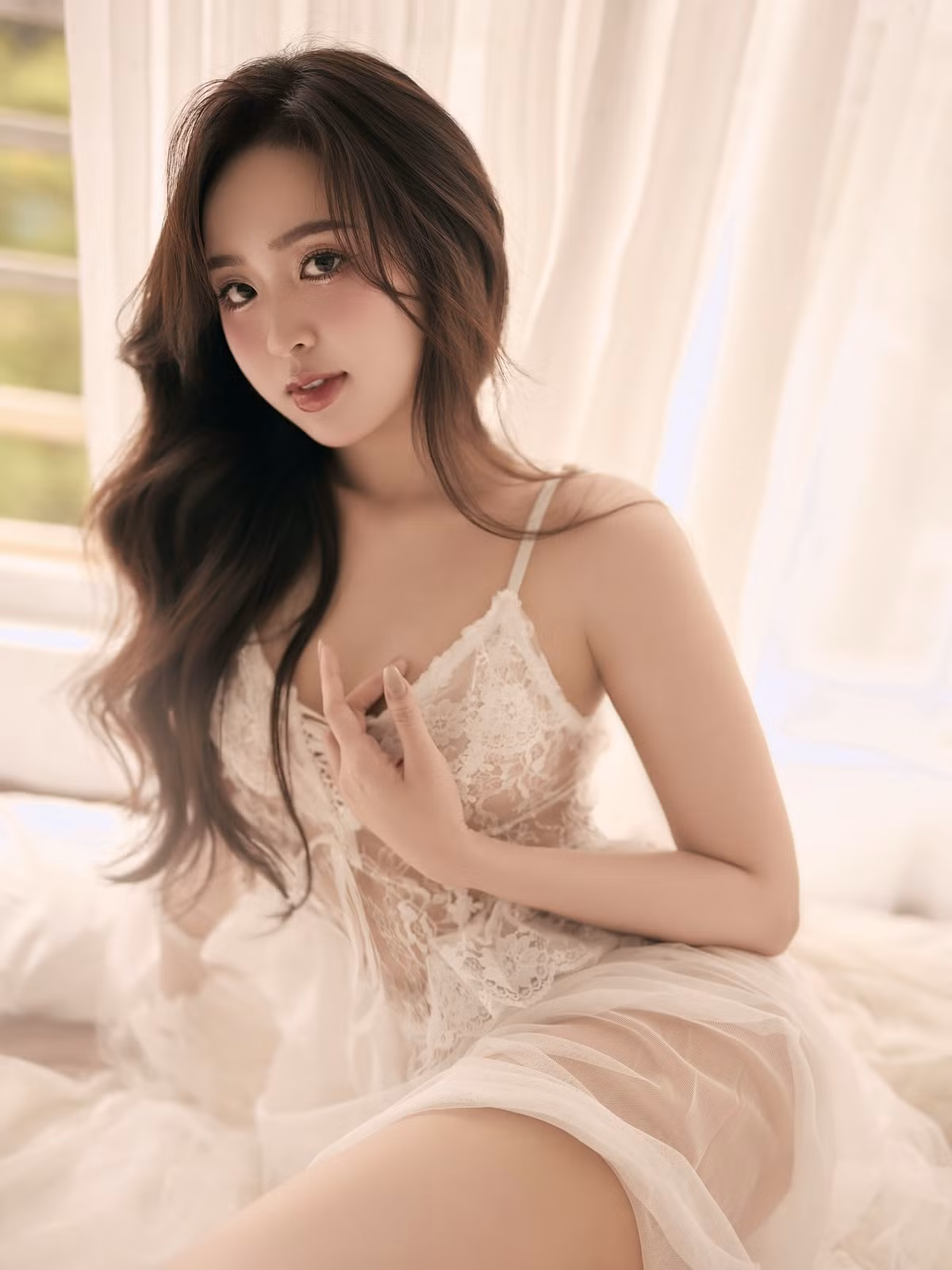 Dù đã quen thuộc với hình ảnh ngọt ngào, cô nàng đã chứng minh khả năng biến hóa đa dạng của mình, sẵn sàng thử sức với những concept đòi hỏi sự tự tin và cá tính mạnh mẽ hơn. (Ảnh: IGNV)