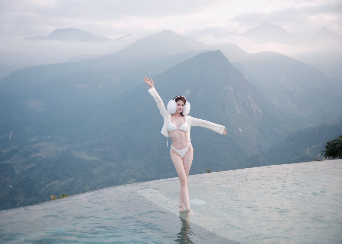 Sau khi nhận "cơn mưa" bình luận tiêu cực, cô gái này đã phải lên tiếng đáp trả một cách gay gắt, thẳng thắn bày tỏ sự bức xúc: "Em xin phép block tất cả các nam nhân comment khiếm nhã nha. Eo ơi các anh sân si hơn cả đàn bà chúng em cơ ấy. Mà ảnh viral quá nên em lại hoan hỉ zậy." (Ảnh: FBNV)