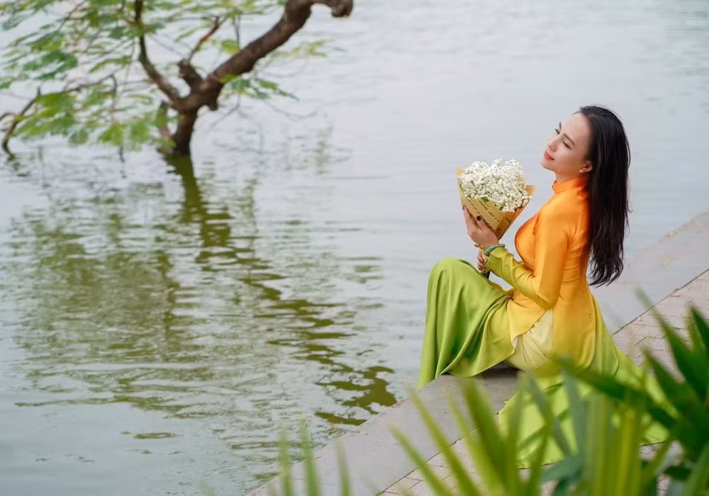 Trong chuyện ăn uống, chị cũng duy trì chế độ ăn lành mạnh, hạn chế đồ ăn nhanh, dầu mỡ.