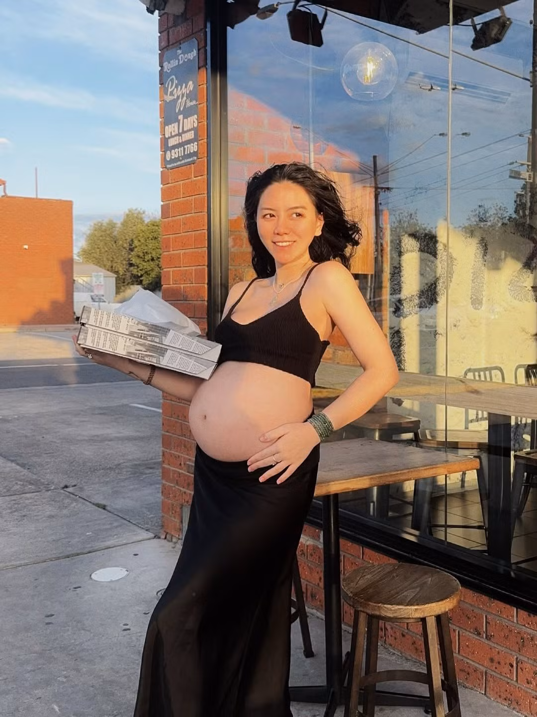 Năm 2023, Tô Sa từng xuất hiện trong chương trình "Người Ấy Là Ai?", chia sẻ về những mối tình cũ. Thời điểm đó, cô cho biết luôn trân trọng những người từng đồng hành với mình trong một khoảng thời gian, chưa bao giờ thấy buồn hay oán trách ai.