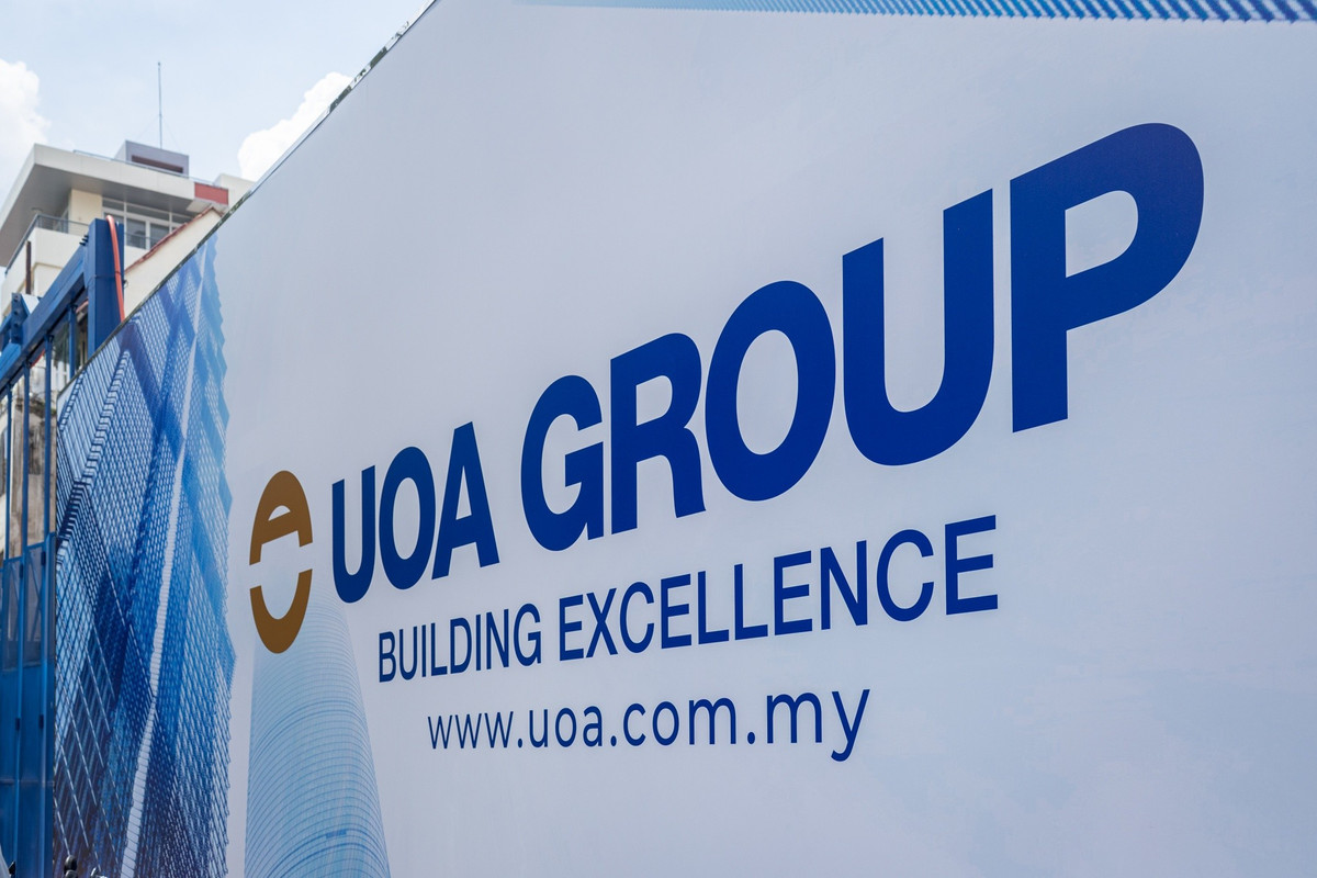 Trong lúc này, khu đất "vàng" có diện tích 2.000 m2, nằm ngay mặt tiền đường Võ Thị Sáu, phường Tân Định cũng đang được Tập đoàn United Overseas Australia Ltd (UOA) thi công, cải tạo mặt bằng. Tập đoàn UOA đã thỏa thuận mua lại 100% vốn từ tay của CTCP VIAS Hồng Ngọc Bảo với trị giá 68 triệu USD.