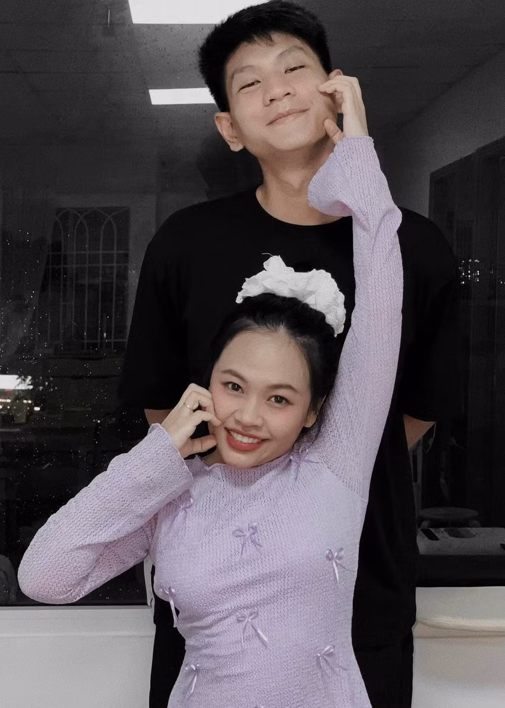 Cặp đôi của cô nàng có tên Võ Thị Bảo Ngọc và chàng trai Trịnh Minh Hải được nhiều người biết với chuyện tình đáng yêu giữa nàng nấm lùn và chàng cao kều. Cặp đôi có chiều cao chênh lệch 43cm (Bảo Ngọc cao 1m53, còn Minh Hải cao 1m96).