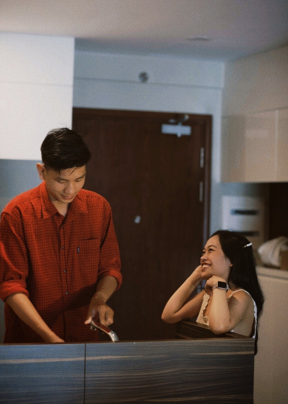 Thấy Hải cao khổng lồ nên Ngọc đặt biệt danh cho Hải là "Anh Mét Chín" ngay từ khi mới quen nhau, đến tận bây giờ khi đã cưới cũng không thay đổi. Về phần Hải thì cứ lâu lâu vui lên lại thay nick name mới cho cô bạn gái tí hon, khi thì là "Cục Sắt", lúc lại sến súa hơn là "Tình Yêu Cuộc Đời Anh".