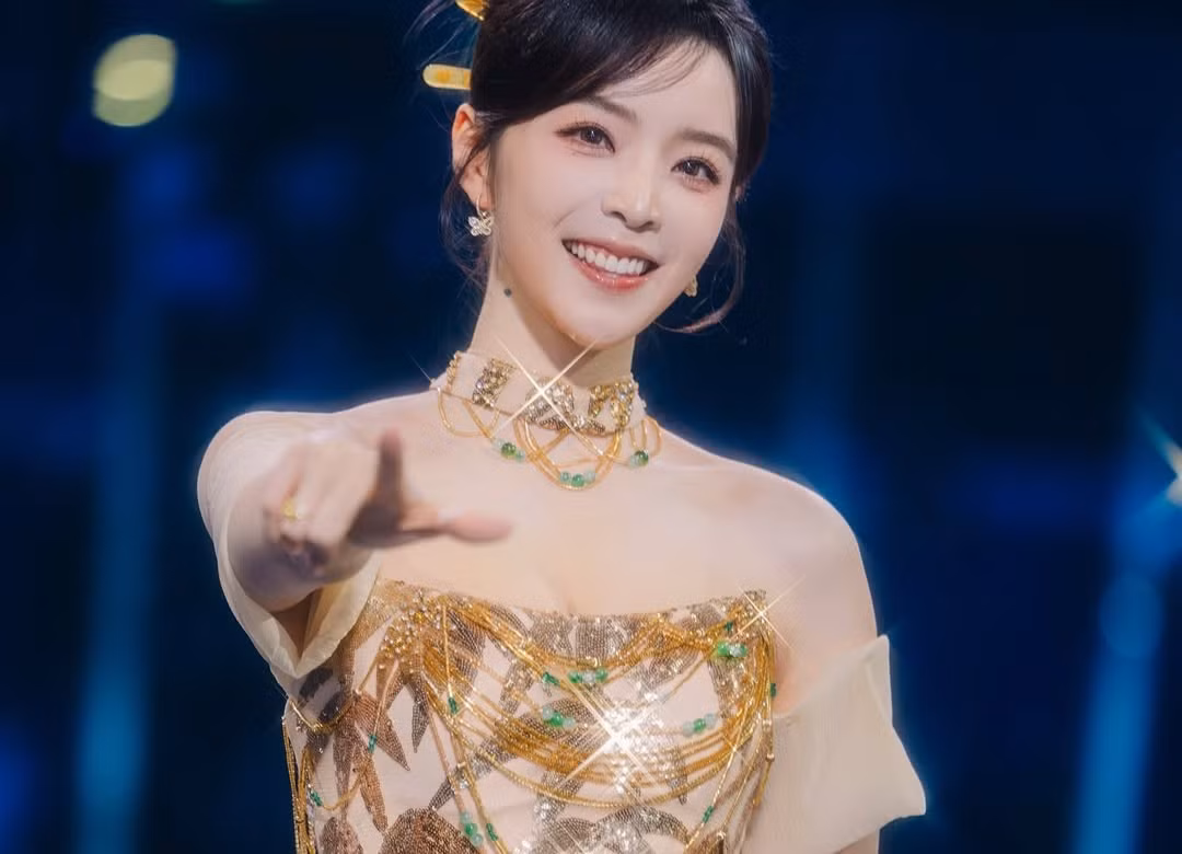 Giải Chung kết thế giới 2025 (CKTG) đánh dấu cột mốc 15 năm của Liên Minh Huyền Thoại (LMHT) Esports, diễn ra tại Trung Quốc với chủ đề "Earn Your Legacy" (Kiếm tìm di sản của bạn). Đây là nơi hội tụ của những đội tuyển xuất sắc nhất toàn cầu, bao gồm các đại diện mạnh mẽ từ LCK (Hàn Quốc), LPL (Trung Quốc), LEC (Châu Âu) và LCS (Bắc Mỹ). (Ảnh: IGNV)