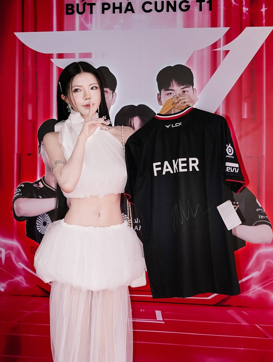 Sự kiện này đã diễn ra vô cùng sôi động tại nhiều tỉnh thành trên cả nước, nơi hàng nghìn người hâm mộ cùng nhau theo dõi và cổ vũ cho trận Chung kết kịch tính giữa T1 và KT. (Ảnh: IGNV)