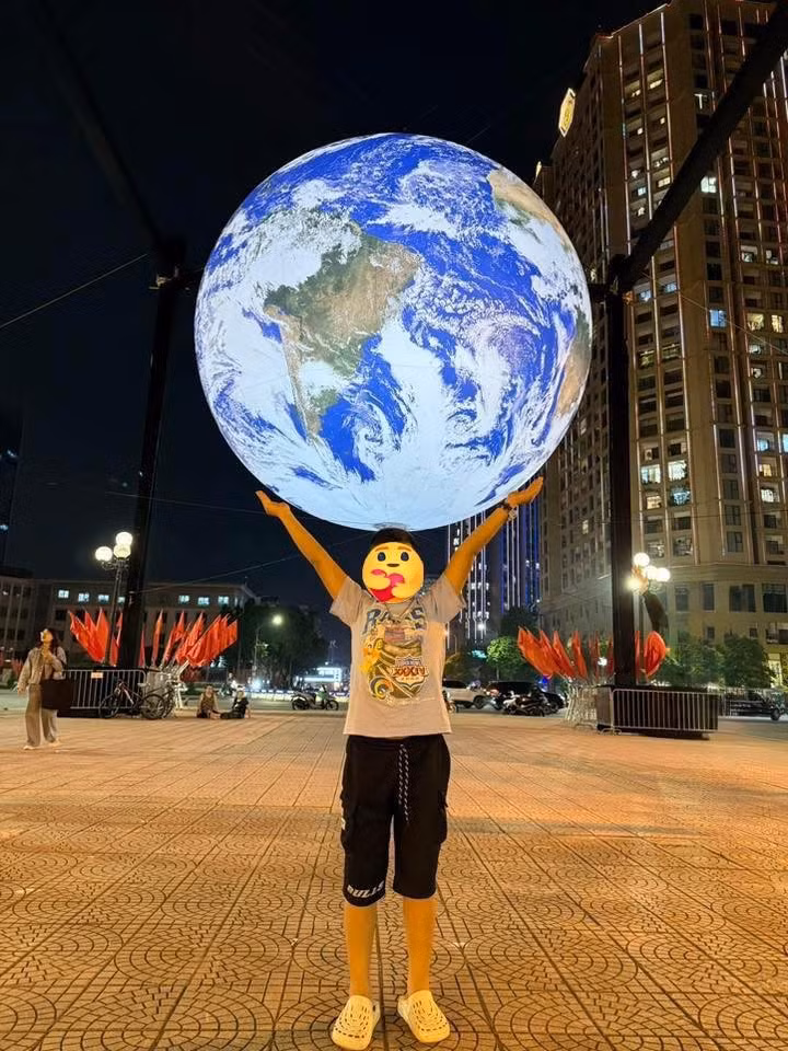 Không khó hiểu khi người dân và du khách đã "chen chân" đến đây để chụp ảnh, tạo ra những bức hình "triệu like" trên mạng xã hội. (Ảnh: Tổng hợp)