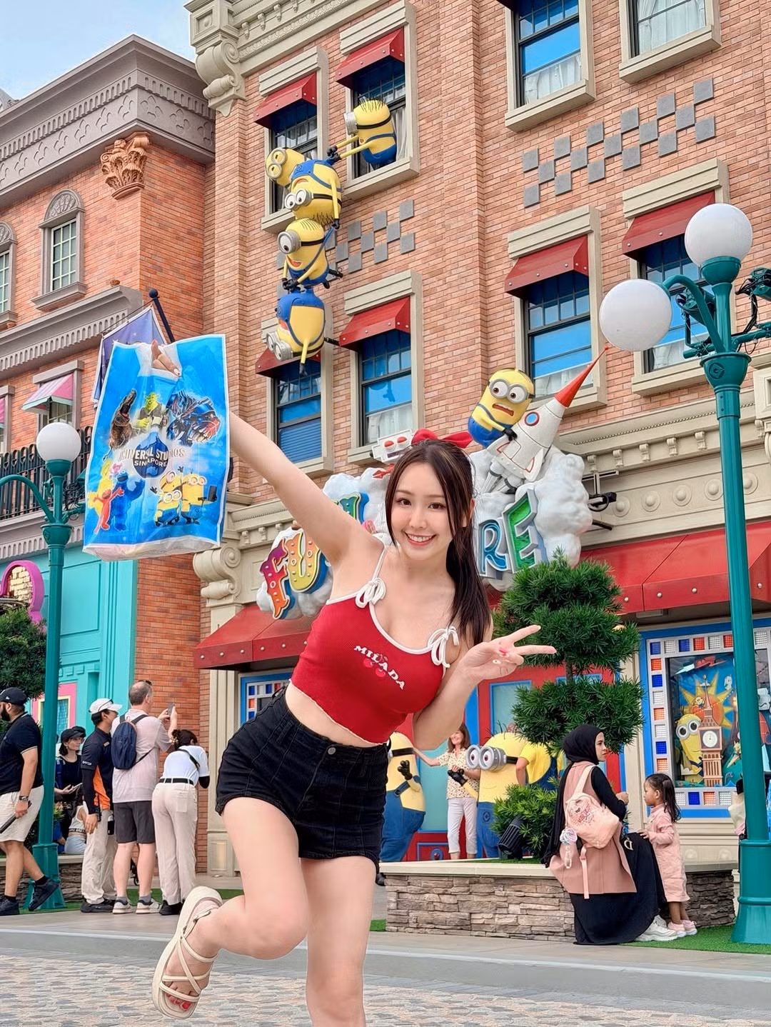 Màn cosplay sáng tạo, kết hợp giữa tình yêu dành cho nhân vật trong anime và du lịch, đã giúp cái tên Ccplay trở nên nổi tiếng hơn trong cộng đồng fan anime quốc tế. (Ảnh: IGNV)