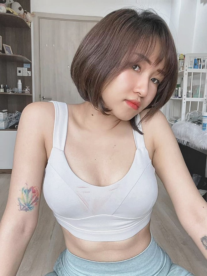 Tuy nhiên, khi đang ở đỉnh cao sự nghiệp, nữ streamer bất ngờ tuyên bố giải nghệ vào khoảng năm 2020 để tập trung cho cuộc sống cá nhân, kinh doanh và sức khỏe, sau một thời gian dài đối mặt với áp lực công việc.