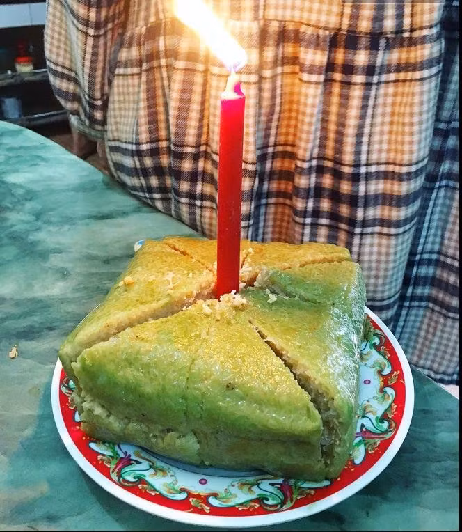 Trong khi người khác có hai dịp để nhận quà trong năm, thì hội này thường nhận được câu nói kinh điển từ người thân: "Thôi, lì xì coi như quà sinh nhật luôn nhé!".