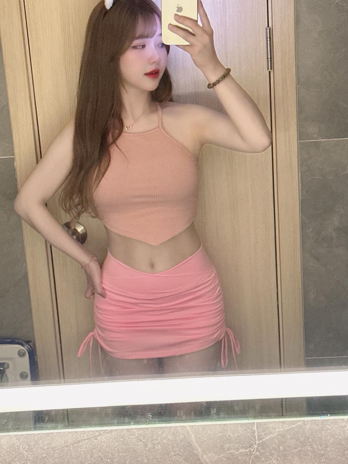 Không chỉ nổi tiếng ở Việt Nam, sức nóng của Thuỳ Trang còn khiến truyền thông Trung Quốc hết lời ca ngợi vì cô sở hữu ngoại hình khá "nóng bỏng". (Ảnh: IGNV)