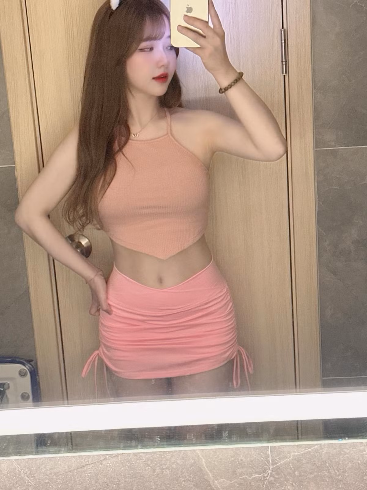 Không chỉ nổi tiếng ở Việt Nam, sức nóng của Thuỳ Trang còn khiến truyền thông Trung Quốc hết lời ca ngợi vì cô sở hữu ngoại hình khá "nóng bỏng". (Ảnh: IGNV)